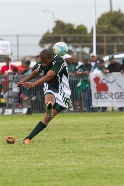 Evergreens pak Hamiltons in Kaapstad